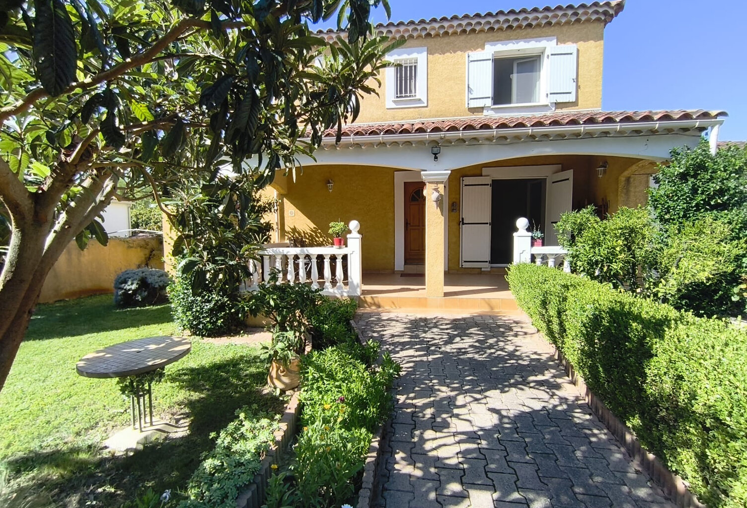 DPT TARASCON (13) A VENDRE VILLA  AVEC GARAGE ET JARDIN — photo 1