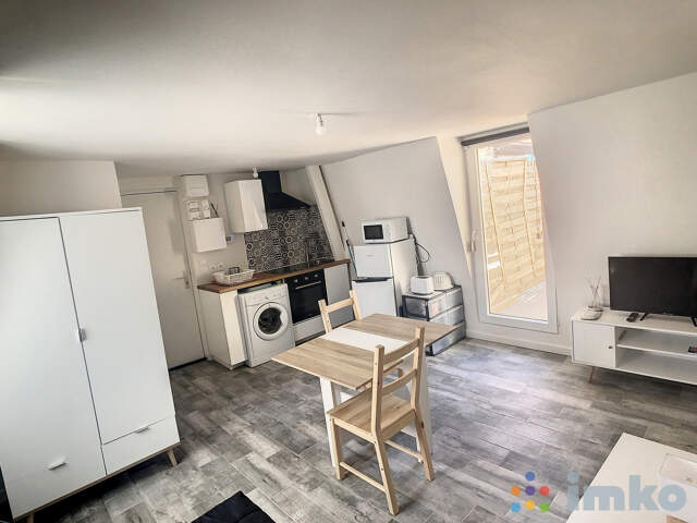 Studio meublé proche plage avec terrasse — photo du bien