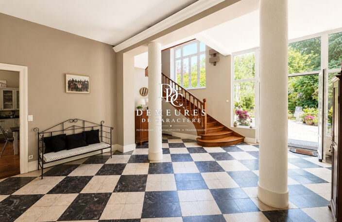 Belle demeure boulonnaise de 400m² 9 chambres — photo 4