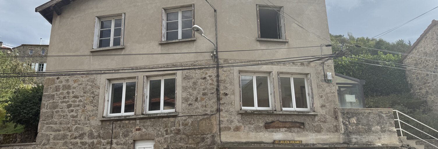 Maison 5 Pièces 114 m² à vendre à Saint-Julien-Vocance (07690)