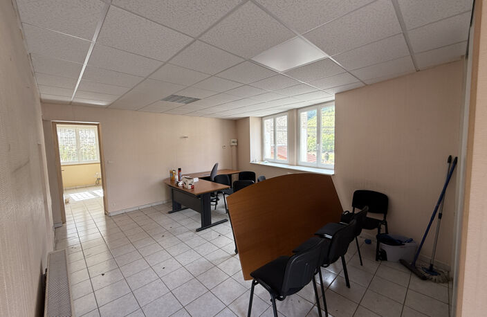 Maison de village 114 m2 à Saint Julien Vocance avec jardin — photo 2