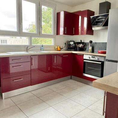 Appartement 7 pièces 243000 €