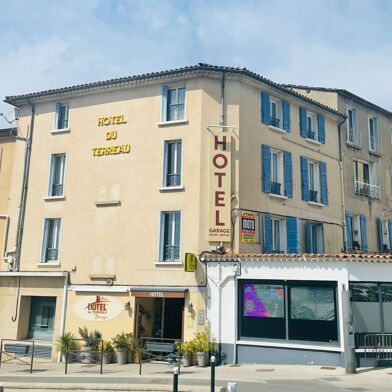 Commerce 25 pièces 212000 €