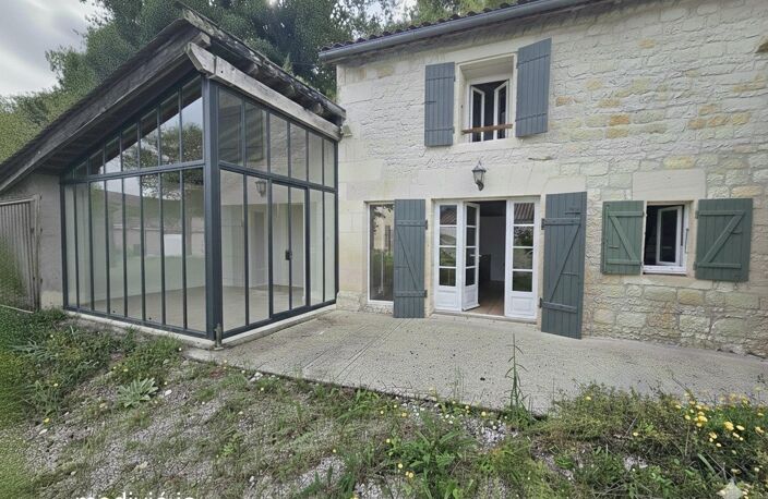 maison en pierre ,possibilité d'agrandissement, idéal premier achat en investissement locatif, cour, jardin — photo 3