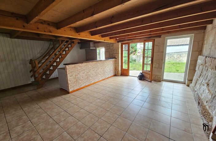 maison en pierre ,possibilité d'agrandissement, idéal premier achat en investissement locatif, cour, jardin — photo 4