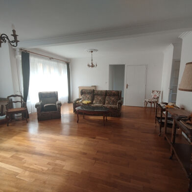 Appartement 5 pièces 216275 €