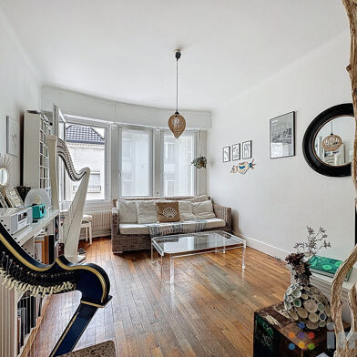 Appartement 4 pièces 274300 €