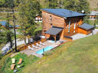 Chalet 385 m2 sur 2700 du terrain avec une piscine et jacuzz — photo 2