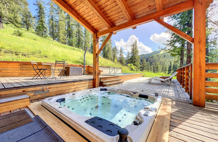 Chalet 385 m2 sur 2700 du terrain avec une piscine et jacuzz — photo 4