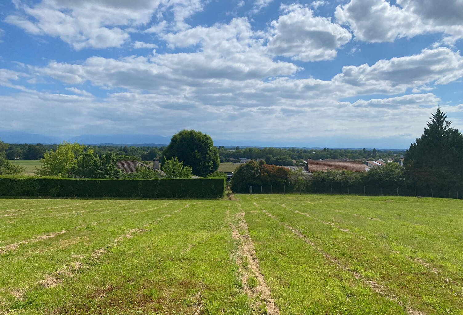 TERRAIN VUE PYRENEES SERRES-CASTET — photo 1