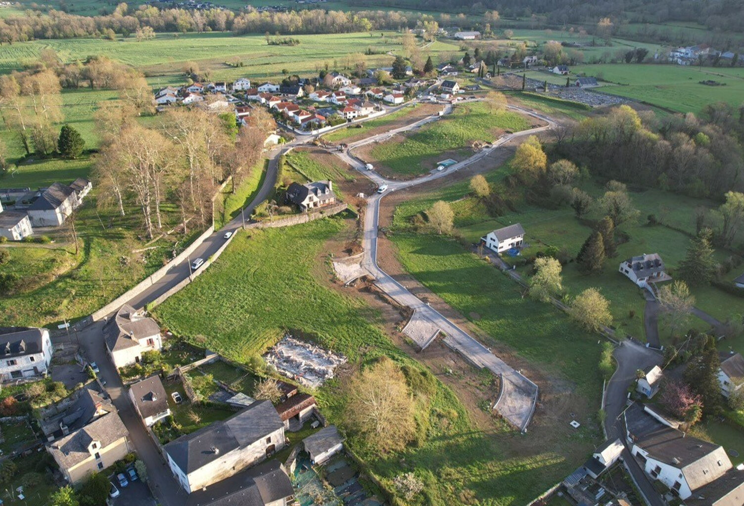 Terrain Arudy 700 m² — photo 1
