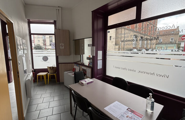 Local Professionnel - FIRMINY — photo 3