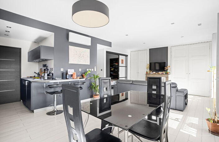CALUIRE, RENOVÉ, VUE PANORAMIQUE, ETAGE ELEVÉ, 51.89m² — photo 2
