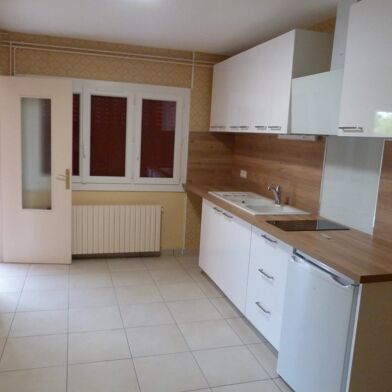 Maison 2 pièces 570 €