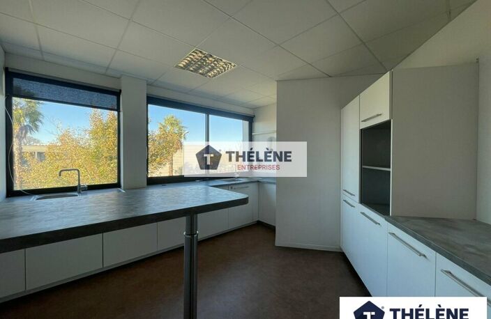 BUREAUX à LOUER — photo 3