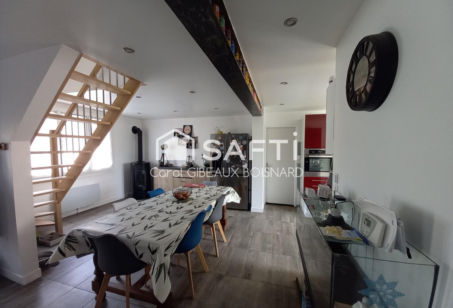 Maison rénovée sur sous-sol avec 3 chambres, garage et terrain — photo 1