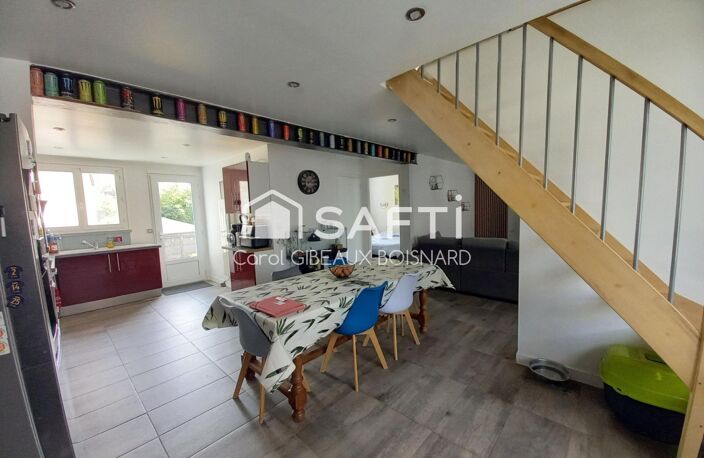 Maison rénovée sur sous-sol avec 3 chambres, garage et terrain — photo 5
