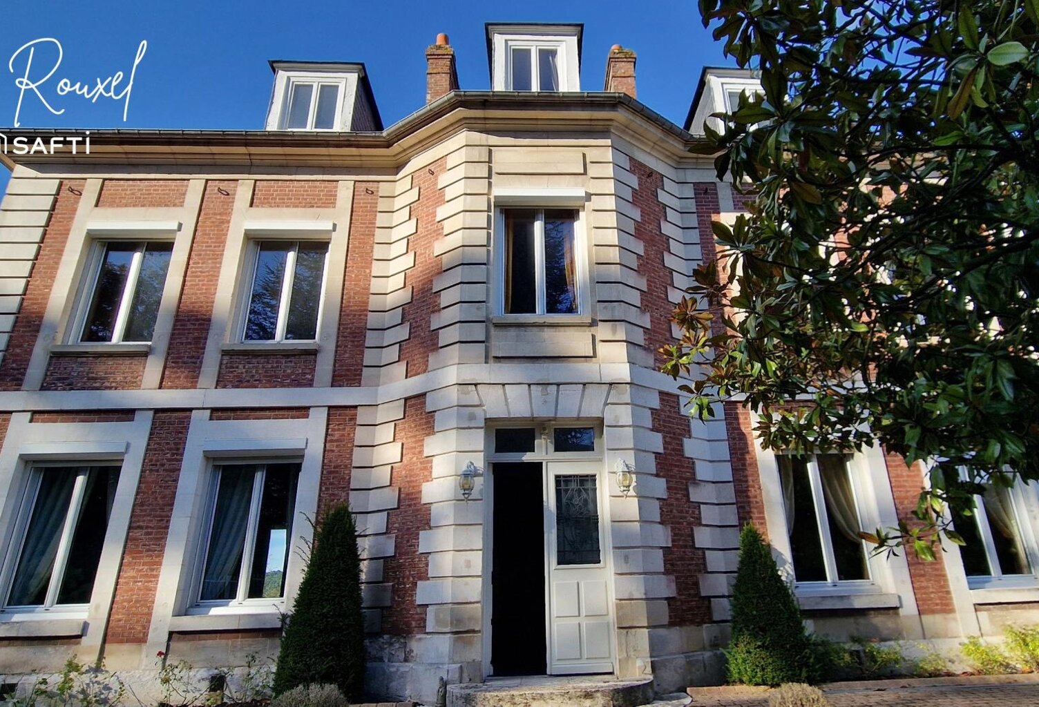Demeure de maître  300 m²  11 pièces, 7 chambres — photo 1