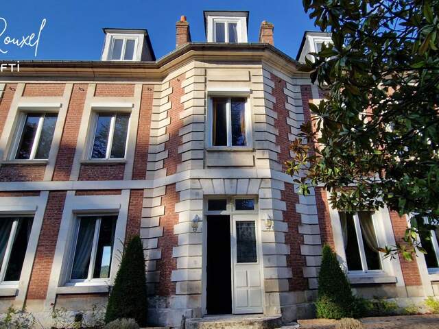 Demeure de maître  300 m²  11 pièces, 7 chambres — photo du bien