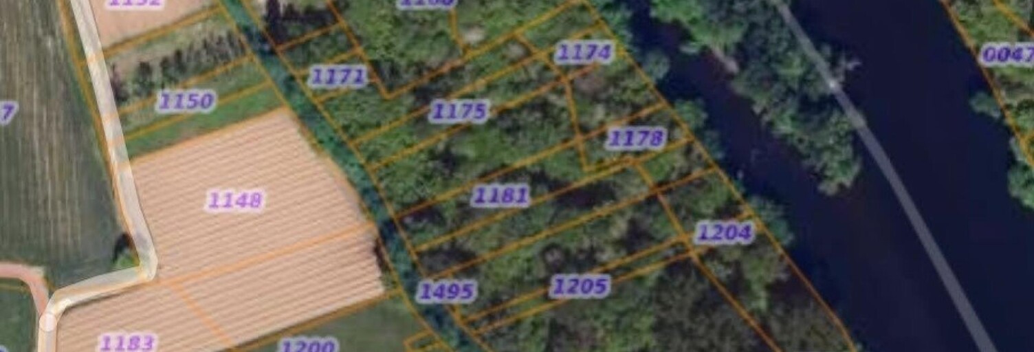 Terrain  4830 m² à vendre à Vitrac (24200)