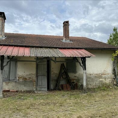 Maison 5 pièces 77350 €