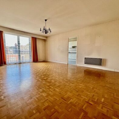 Appartement 3 pièces 243600 €