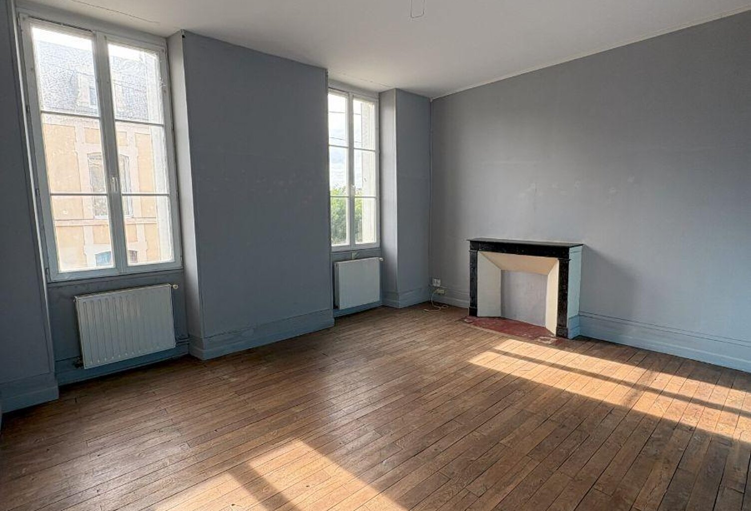 Vente maison 8 pièces 167 m² Saint-Gaultier (36800) — photo 1
