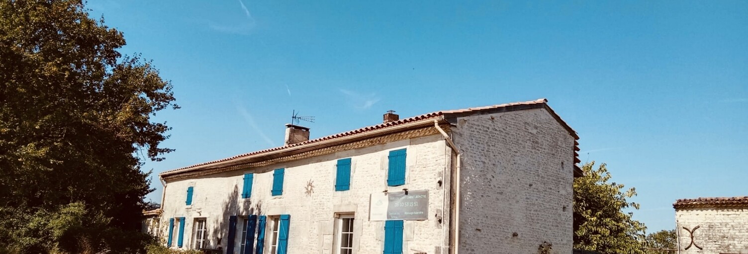 Maison 9 Pièces 244 m² à vendre à La Brousse (17160)