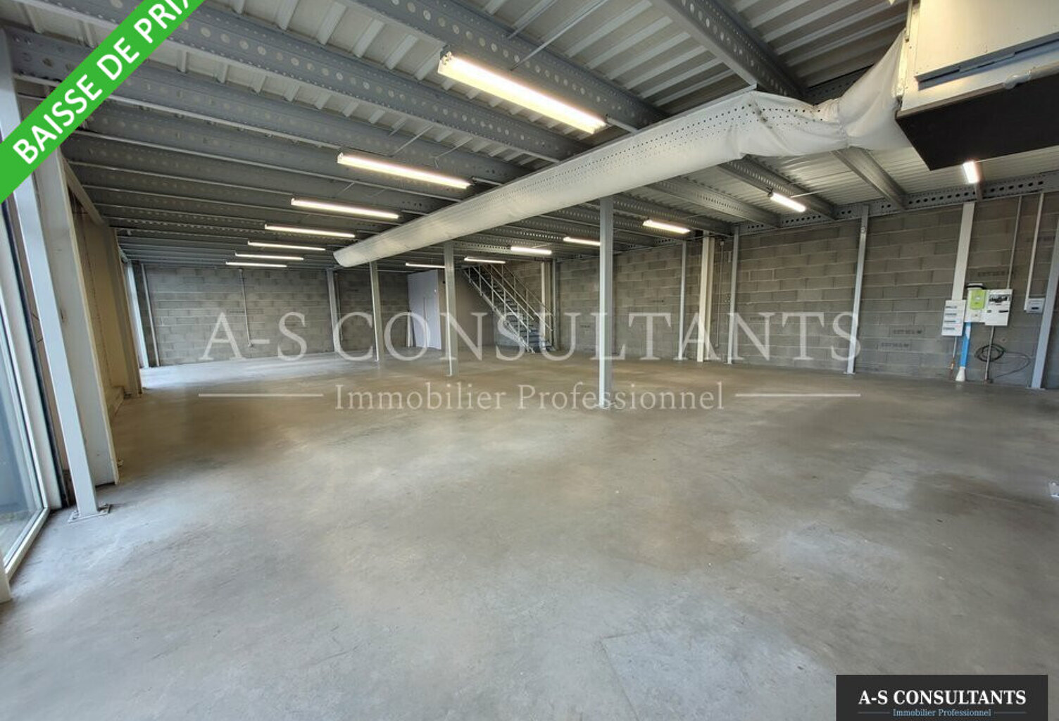 LOCAL COMMERCIAL à louer — photo 1