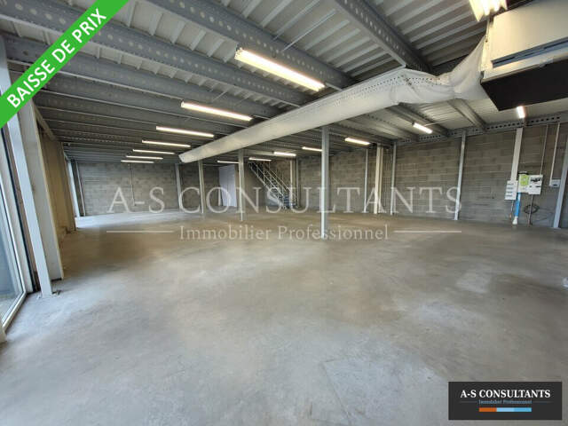 LOCAL COMMERCIAL à louer — photo du bien