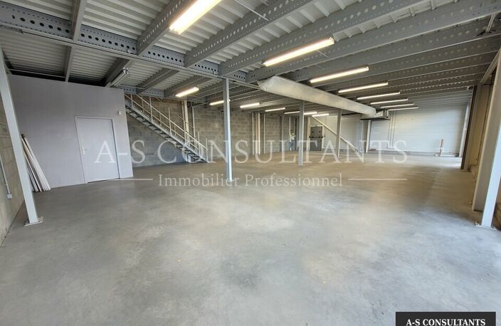 LOCAL COMMERCIAL à louer — photo 2