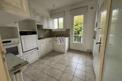 Appartement 3 pièces 706 €