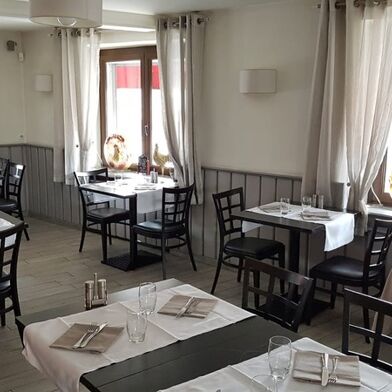 Commerce 2 pièces 325500 €