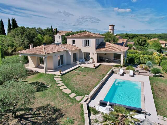 Villa méridionale aux portes d'Uzès — photo du bien
