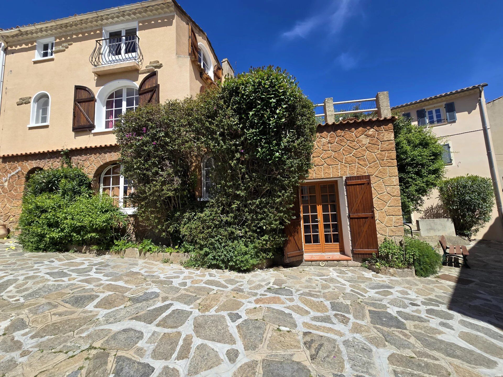Villa / Maison  T4 à vendre Bormes-les-Mimosas 83230