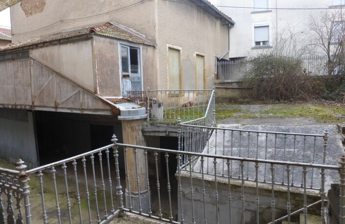 Dpt Loire (42), à vendre PANISSIERES Immeuble à réhabiliter de 1200 m2 — photo 5