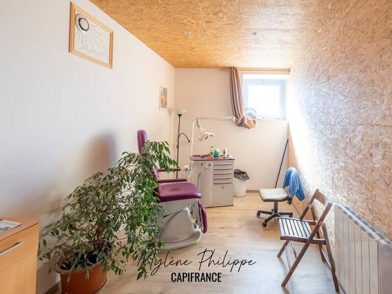 À VENDRE – Local commercial 111 m² – Saint-Bonnet-en-Champsaur (05500) — photo 1