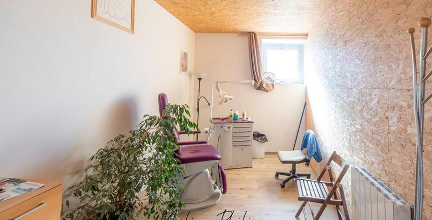 À VENDRE – Local commercial 111 m² – Saint-Bonnet-en-Champsaur (05500) — photo 1