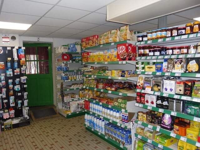 Fonds de commerce Épicerie en plein cœur de la Sologne — photo du bien