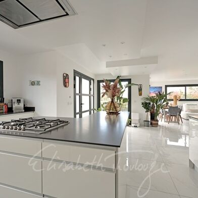 Maison 5 pièces 479000 €