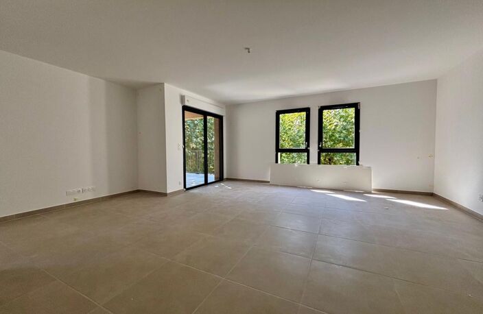 Appartement T4 dernier étage avec terrasse et parking — photo 2