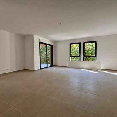 Appartement 4 pièces 292000 €