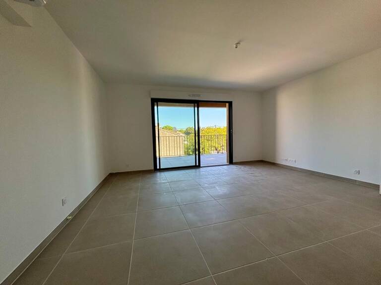 Appartement T4 dernier étage avec terrasse et parking — photo 1
