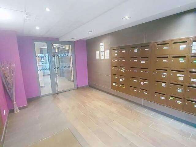 Appartement À Vendre — photo du bien