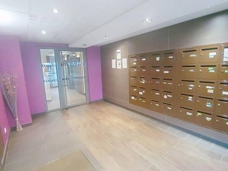 Appartement À Vendre — photo 1