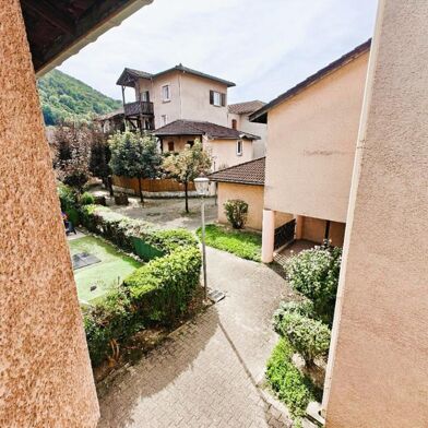 Appartement 5 pièces 230000 €