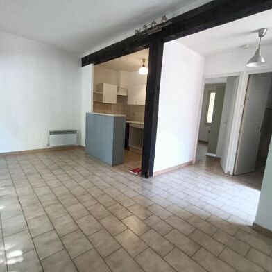 Maison 3 pièces 856 €