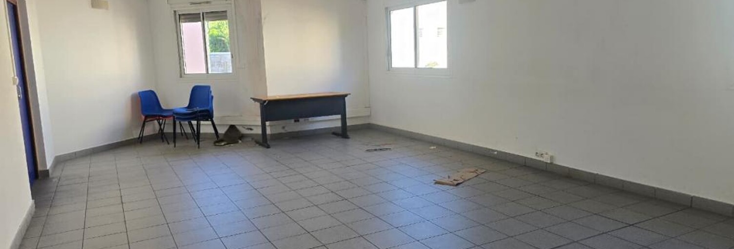Commerce  470 m² à louer à Saint-Joseph (97480)