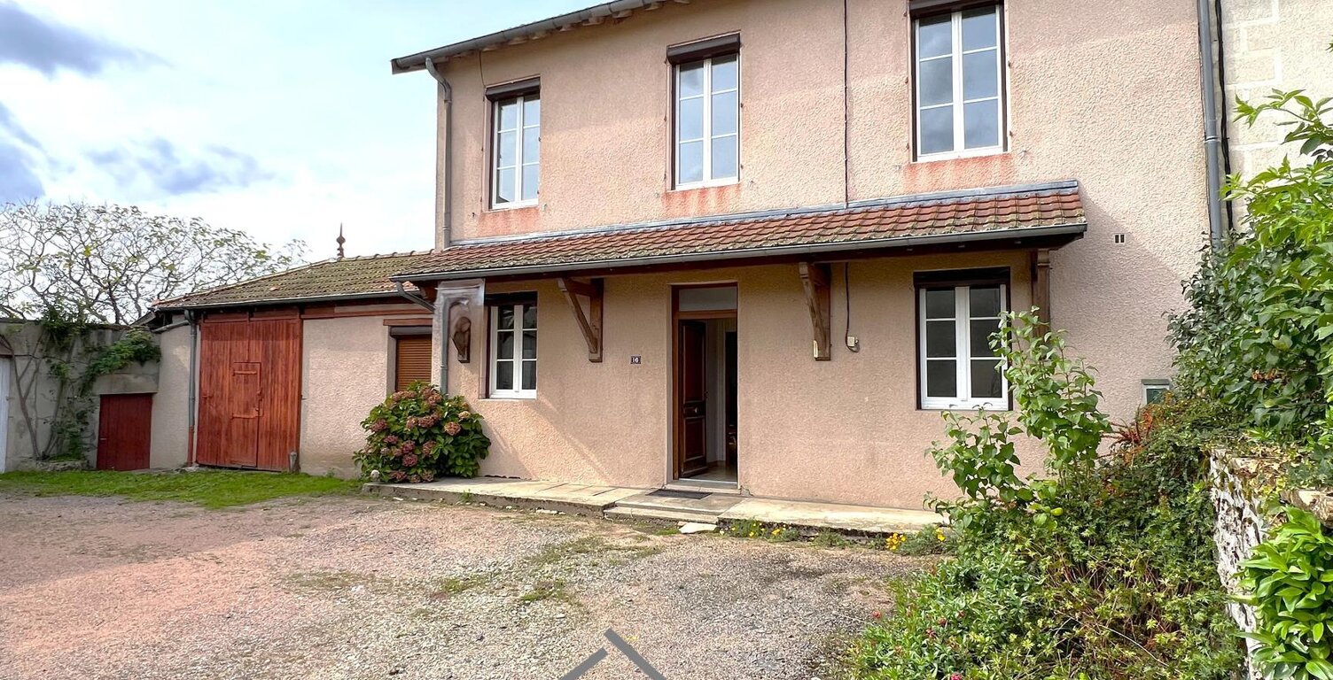 Maison de village avec jardin — photo 1