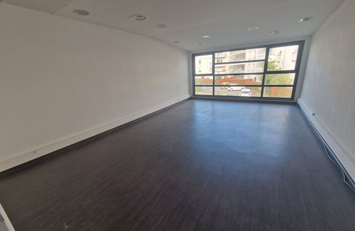 AUTERIVE-LOCAL COMMERCIAL 38 m2 — photo 5